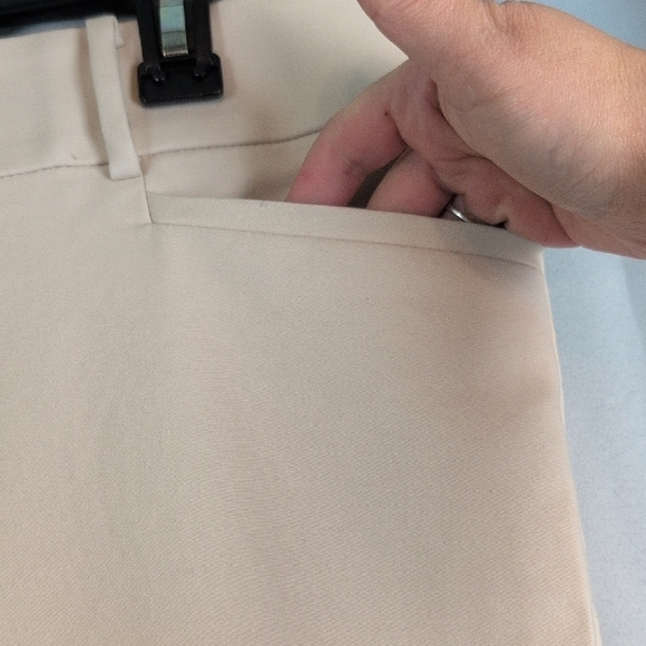 LOFT Cream Ankle Pants - Picture 4 of 12